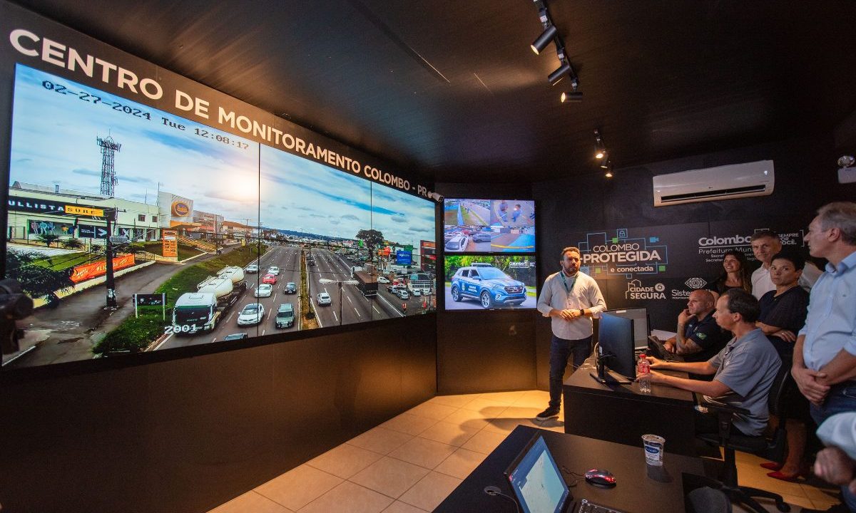 Os monitores, da central de monitoramento, serão os olhos virtuais da Prefeitura - Foto: Daiana Nodari / Prefeitura Municipal de Colombo