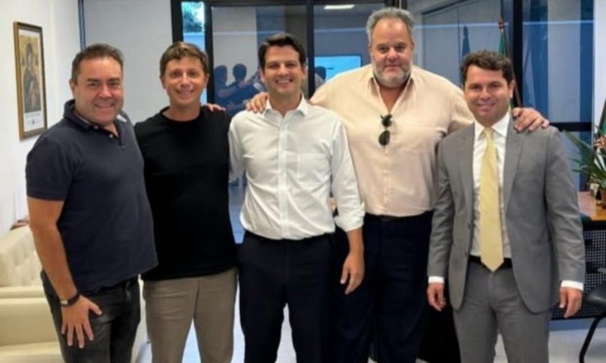Reunião sobre o futuro do Paraná Clube.
