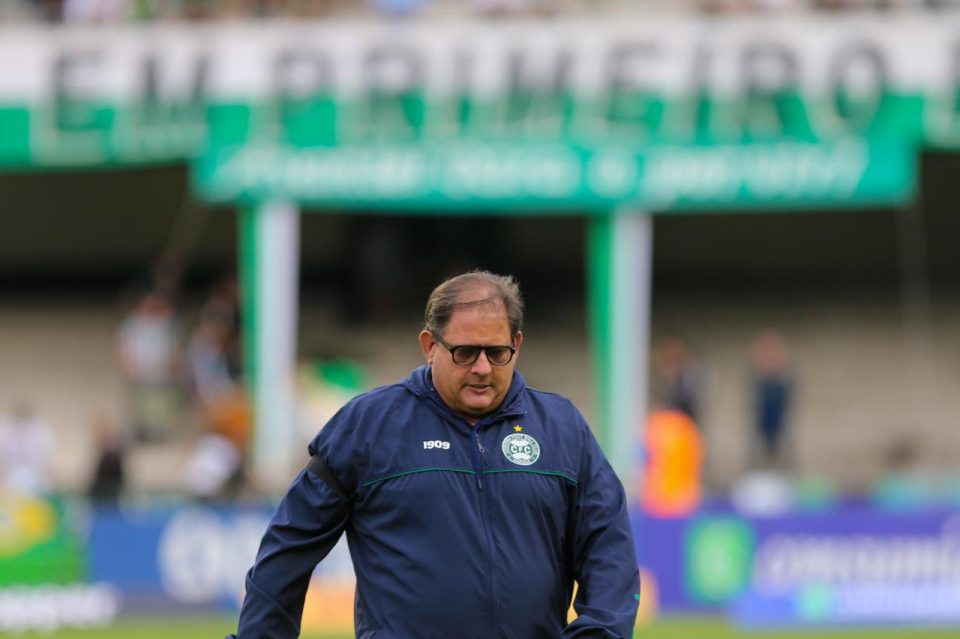 Guto Ferreira, técnico do Coritiba.