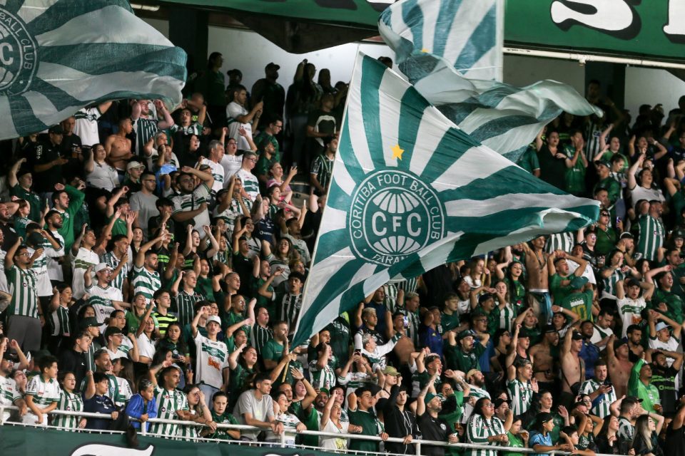 Torcida do Coritiba no Couto Pereira