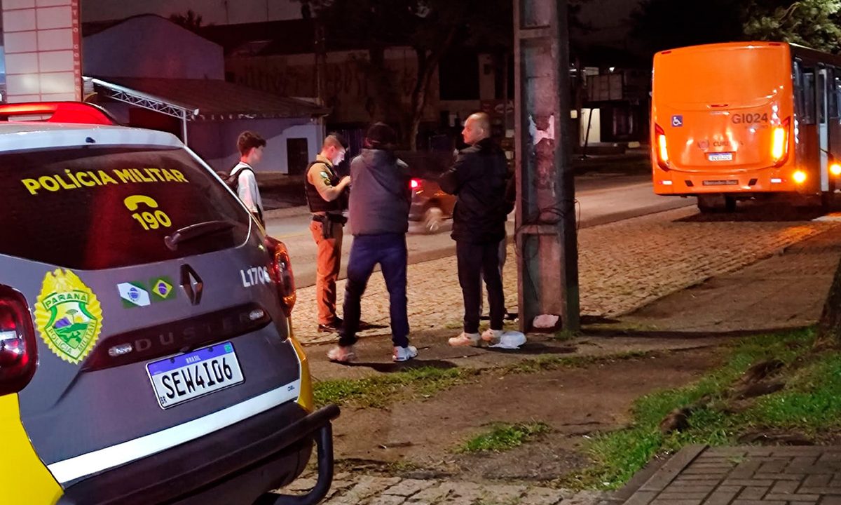 arrastao-onibus-linha-palmeira-pinheirinho-1