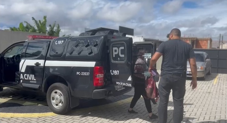 mulher presa por furtar relogios