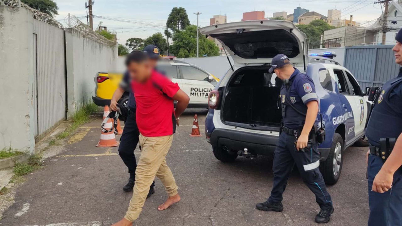suspeito-preso-tráfico-praça-tiradentes