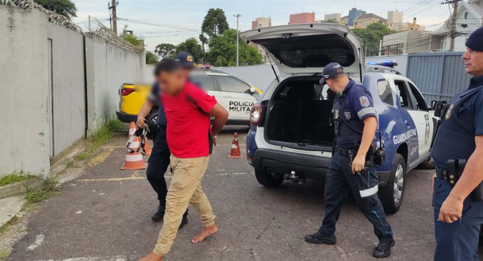suspeito-preso-tráfico-praça-tiradentes