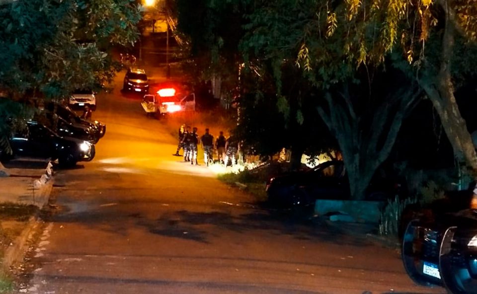 suspeitos-assalto-sorveteria-morrem-confronto-pm