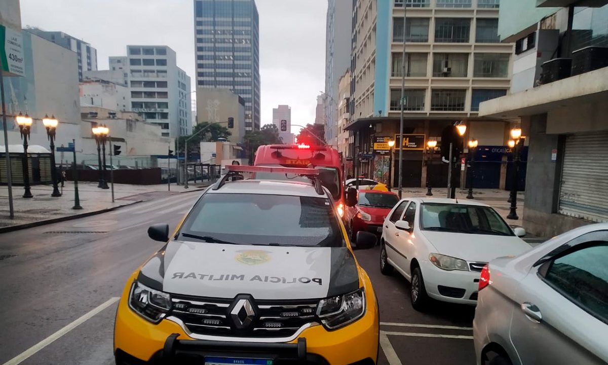travesti-agredida-praca-tiradentes-centro-curitiba