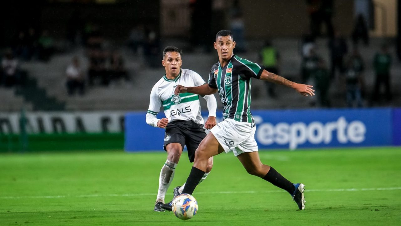 Robson e Zé Vitor em Coritiba x Maringá.