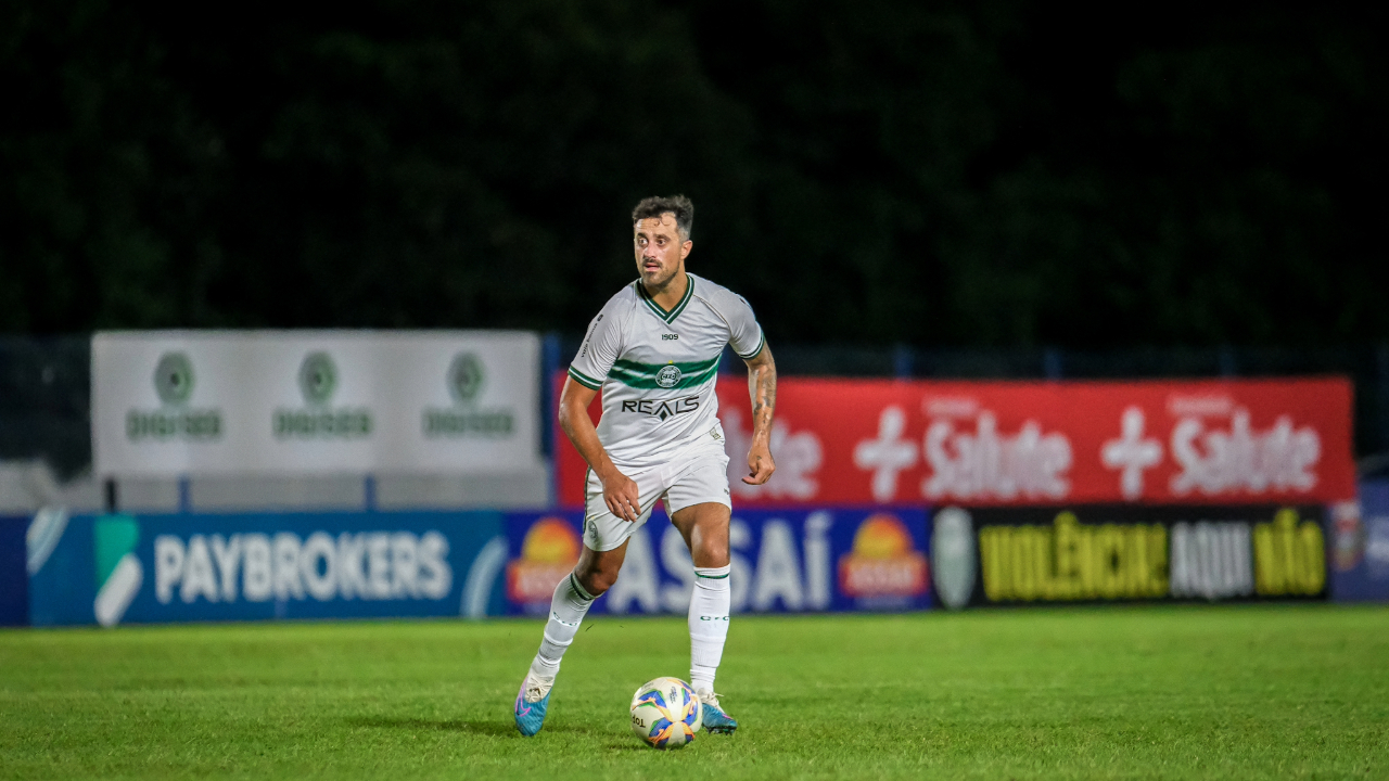 Mauricio Antônio, zagueiro do Coritiba,