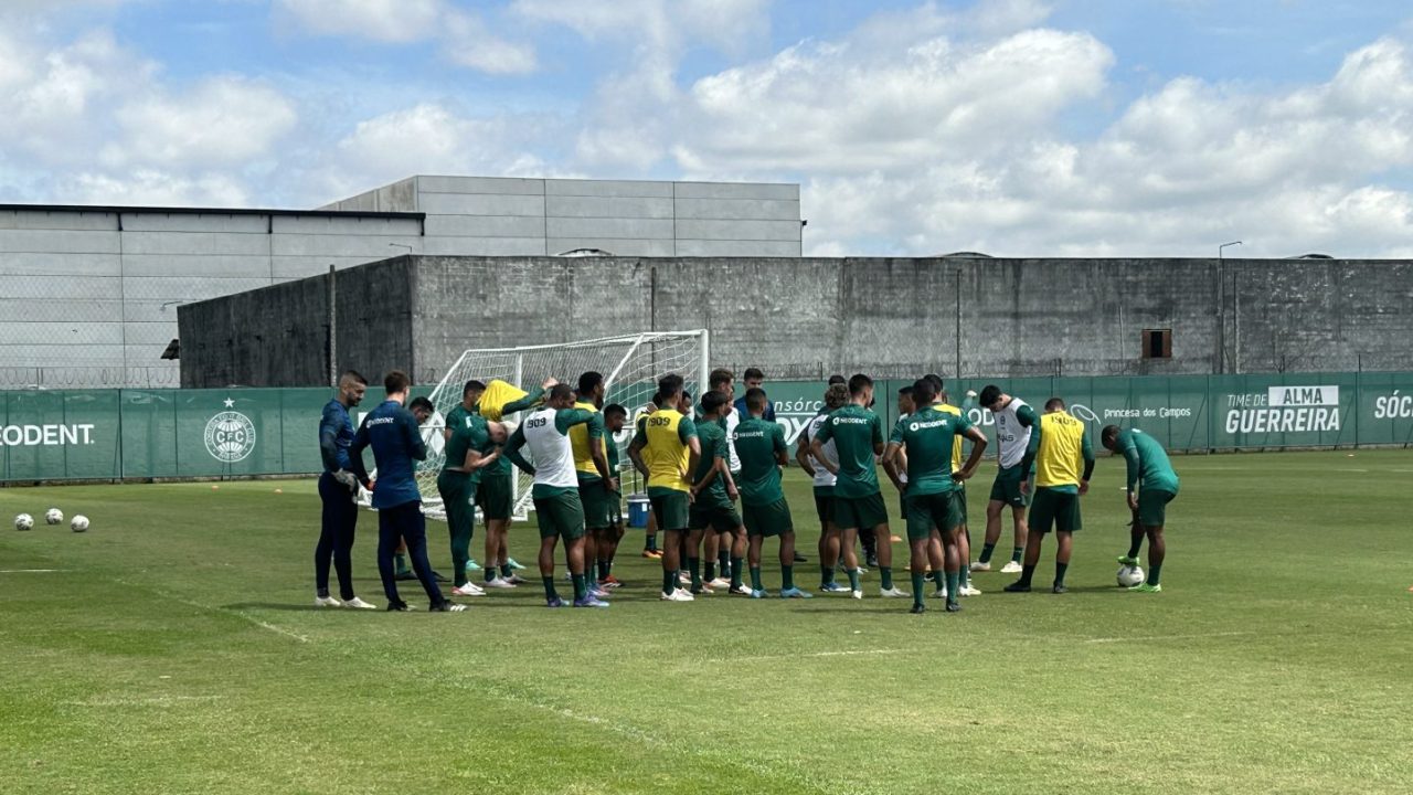 Coritiba treina com foco no jogo de volta contra o Maringá.