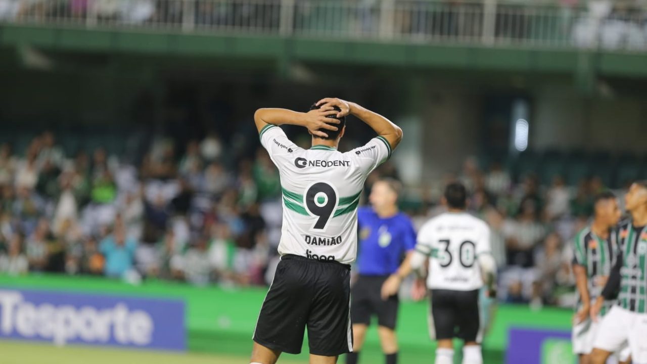Leandro Damião, durante Coritiba x Maringá.