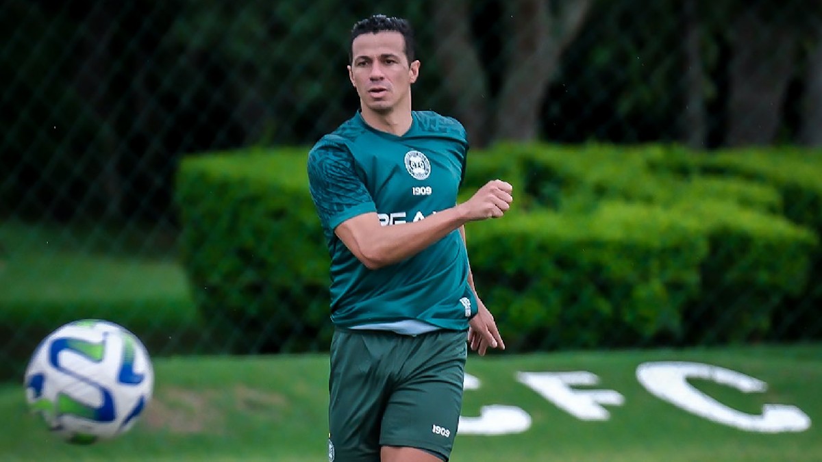 Leandro Damião em treino do Coritiba