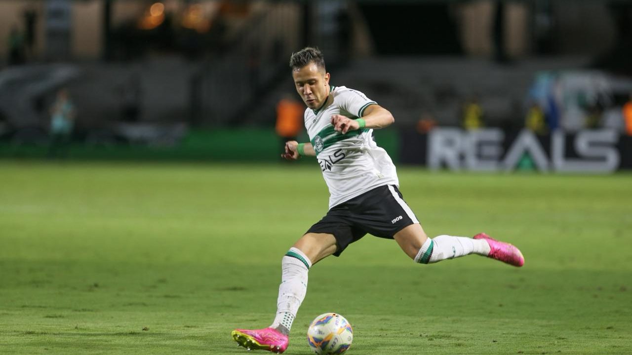 Matheus Frizzo, meia do Coritiba