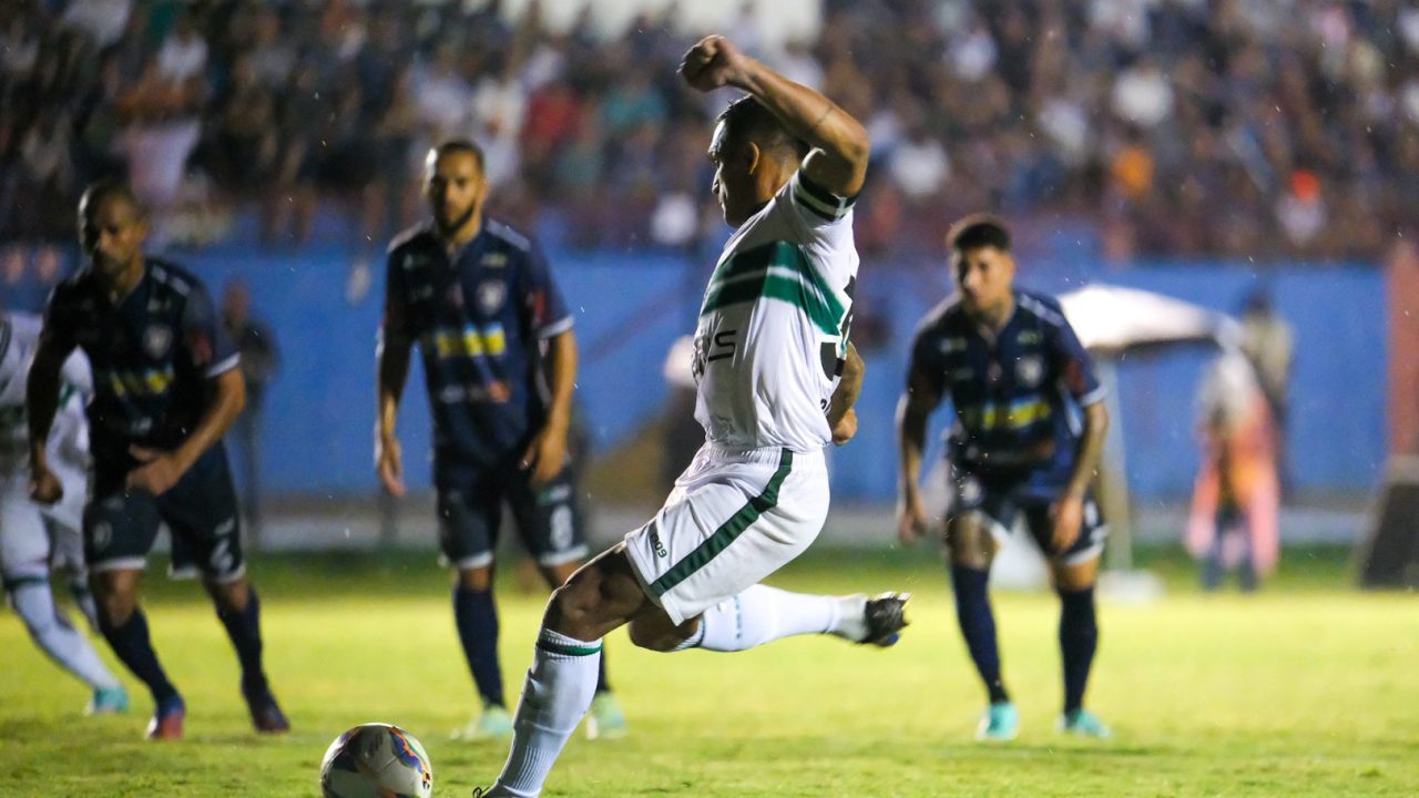 Lance de Cianorte x Coritiba, pela primeira fase do Paranaense 2024