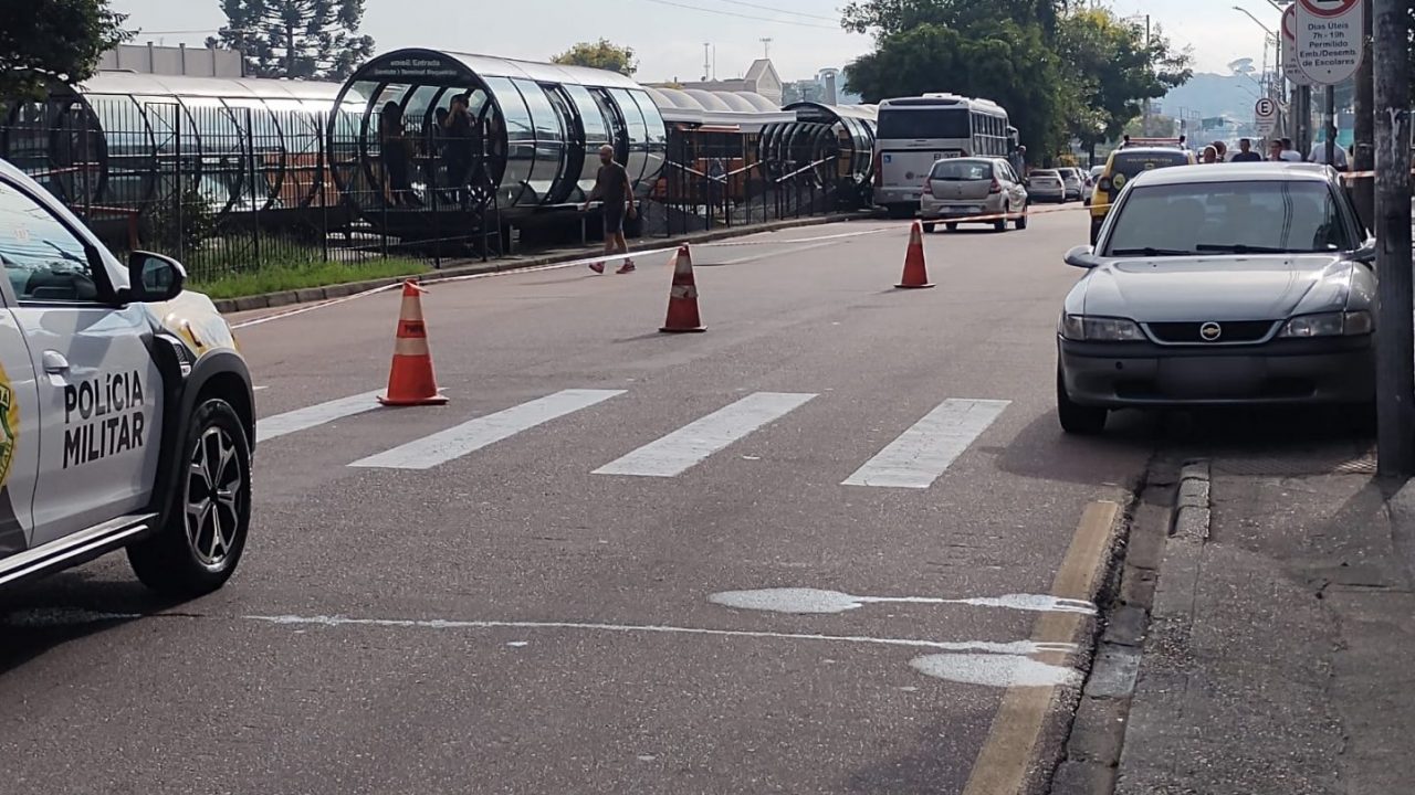 atentado tiros sítio cercado