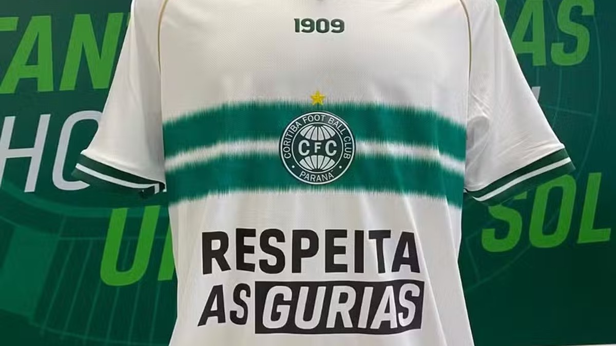 Camisa do Coritiba sem o patrocínio
