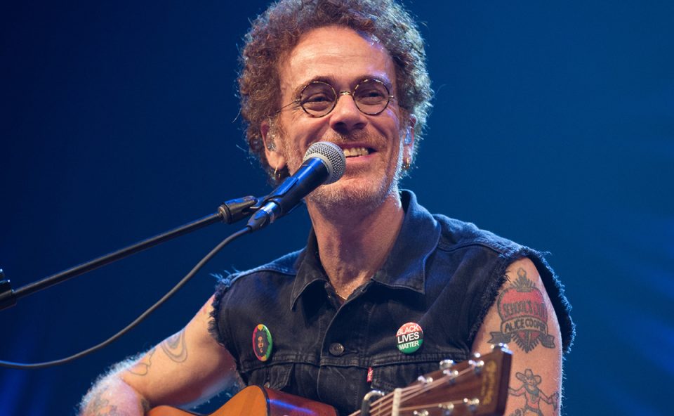 nando-reis-voz-e-violao-curitiba-1