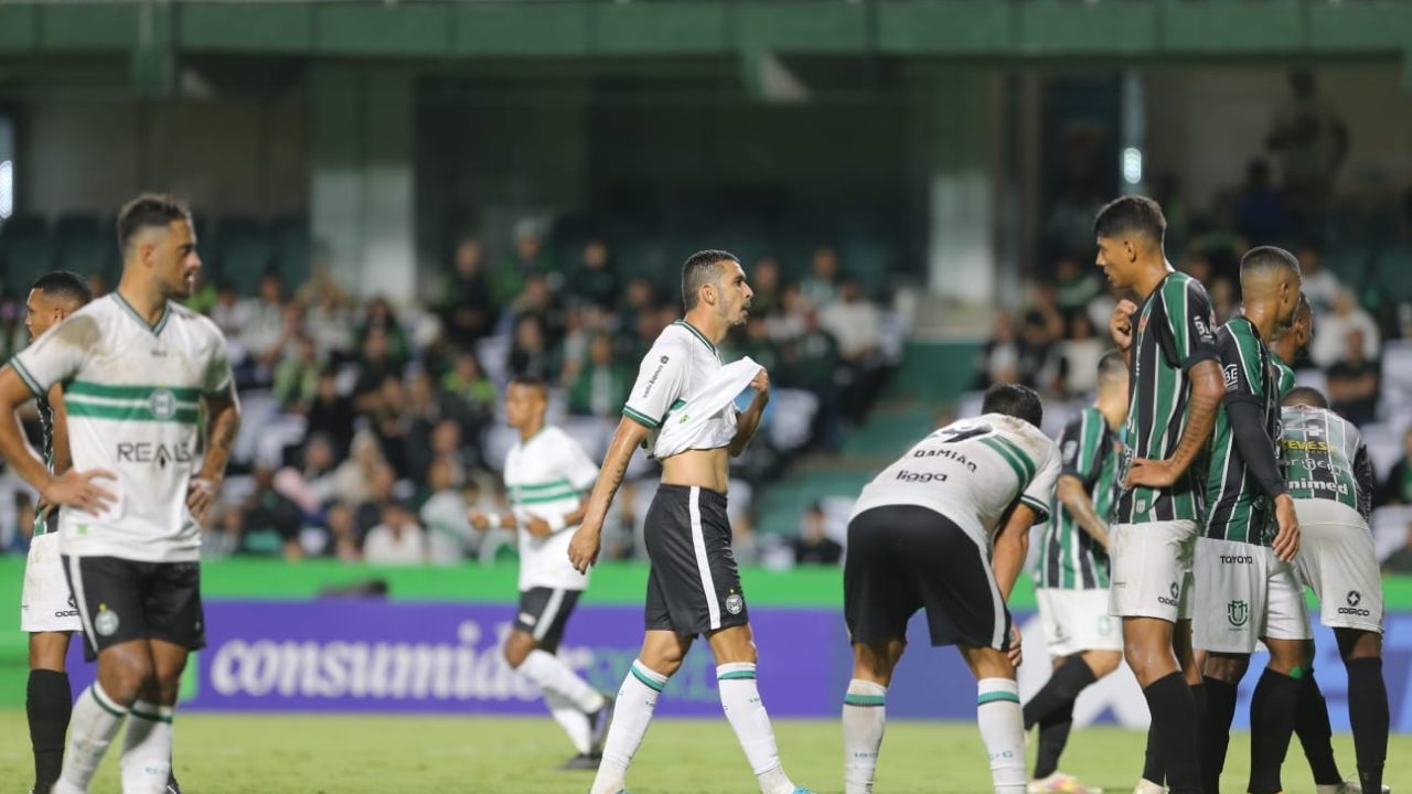 Lance de Coritiba x Maringá, pelo Paranaense 2024