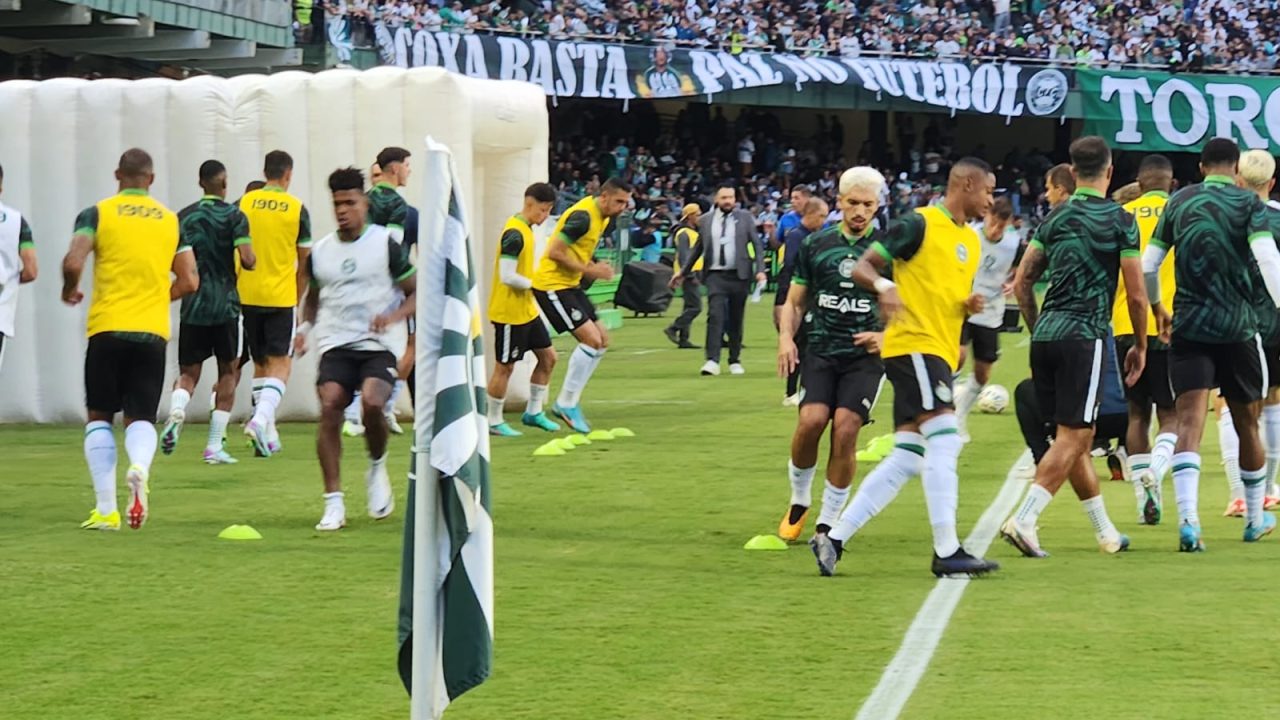 Elenco do Coritiba no aquecimento