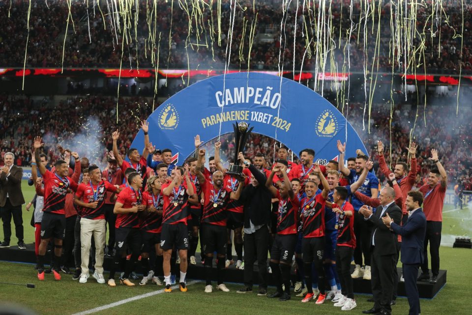 Athletico campeão paranaense.