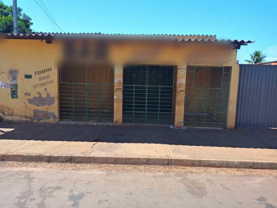 Cantora é morta com tiros na cabeça após reclamar de homem que usou banheiro feminino