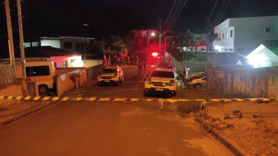 homem-reage-abordagem-ameaça-policiais-morre