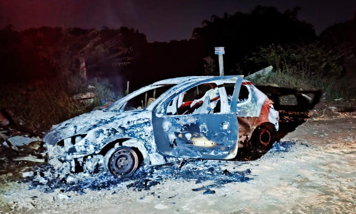 peugeot-queimado-corpo-dentro-ganchinho-1