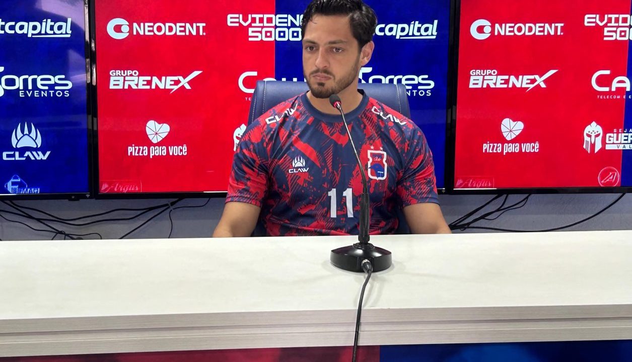 Alex Nemetz, meia do Paraná Clube.