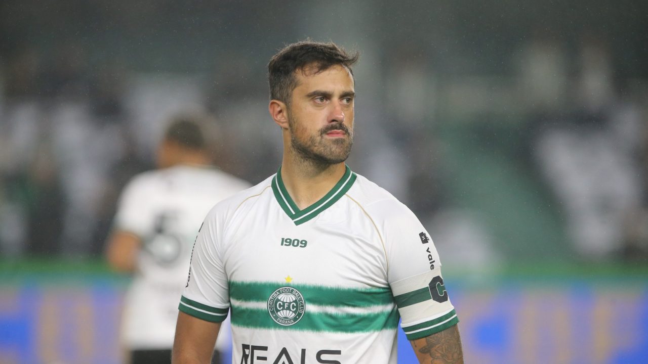 Mauricio Antônio, zagueiro do Coritiba.