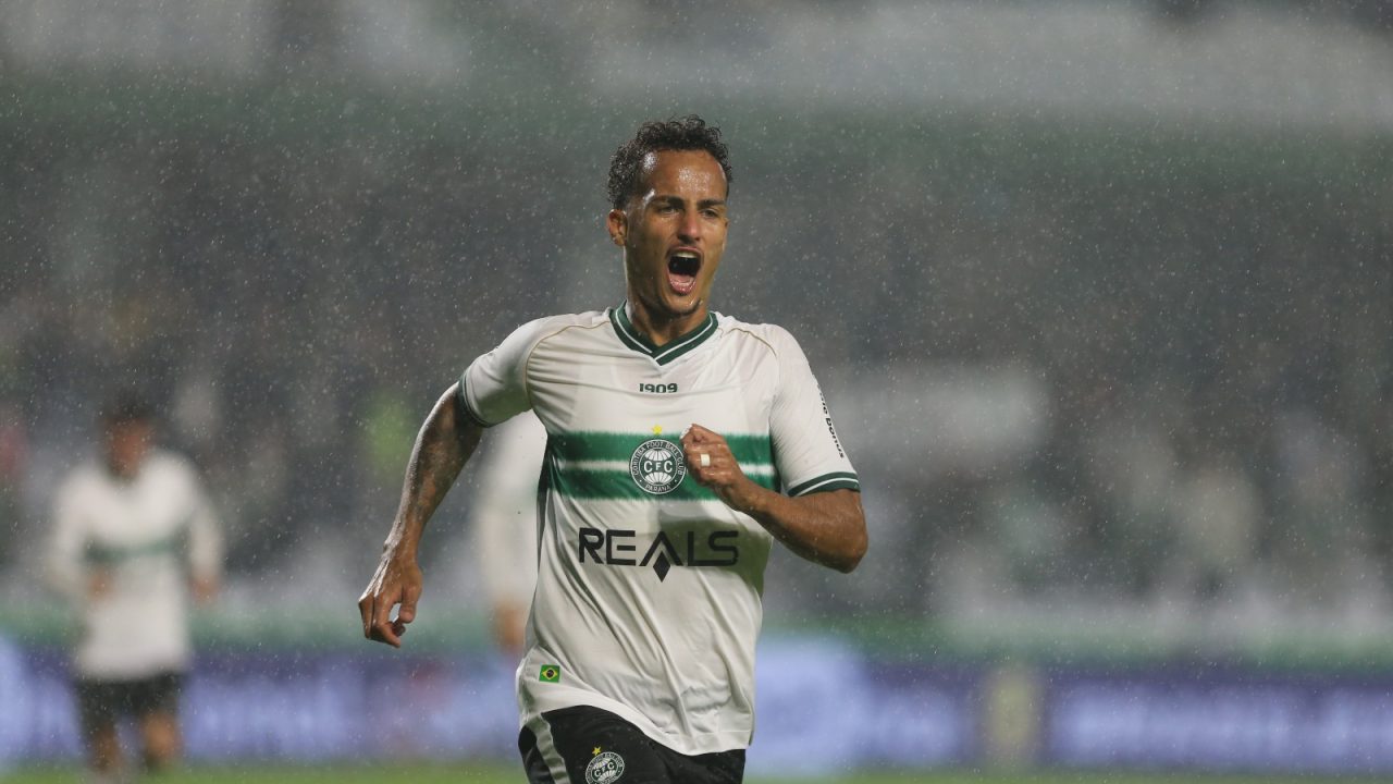 Morelli, volante do Coritiba.