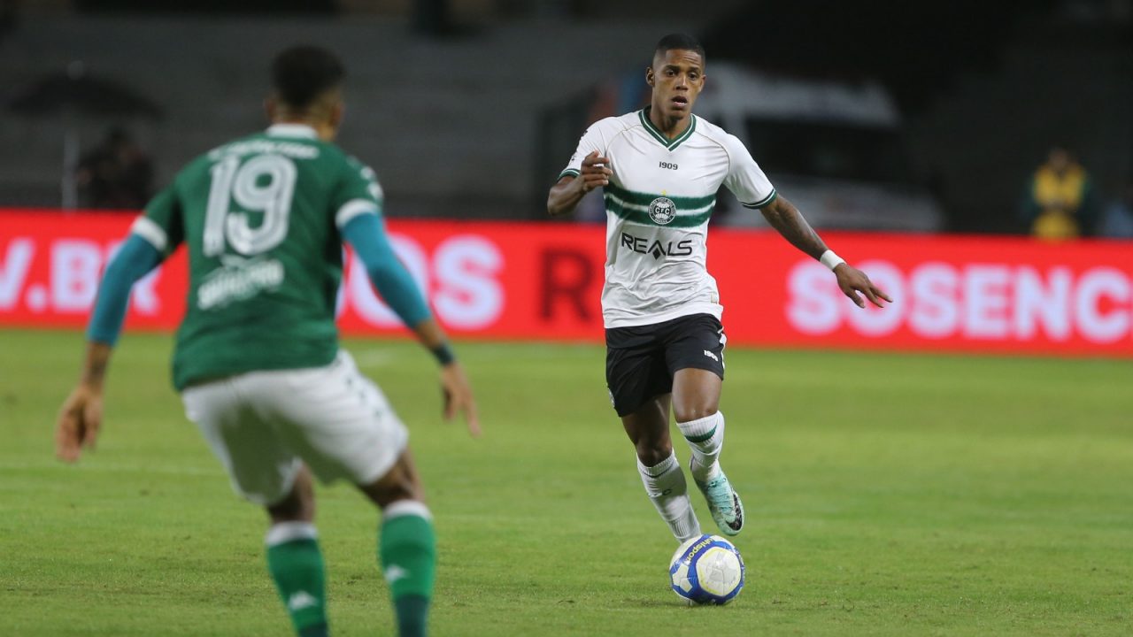 Rodrigo Gelado, lateral-esquerdo do Coritiba.