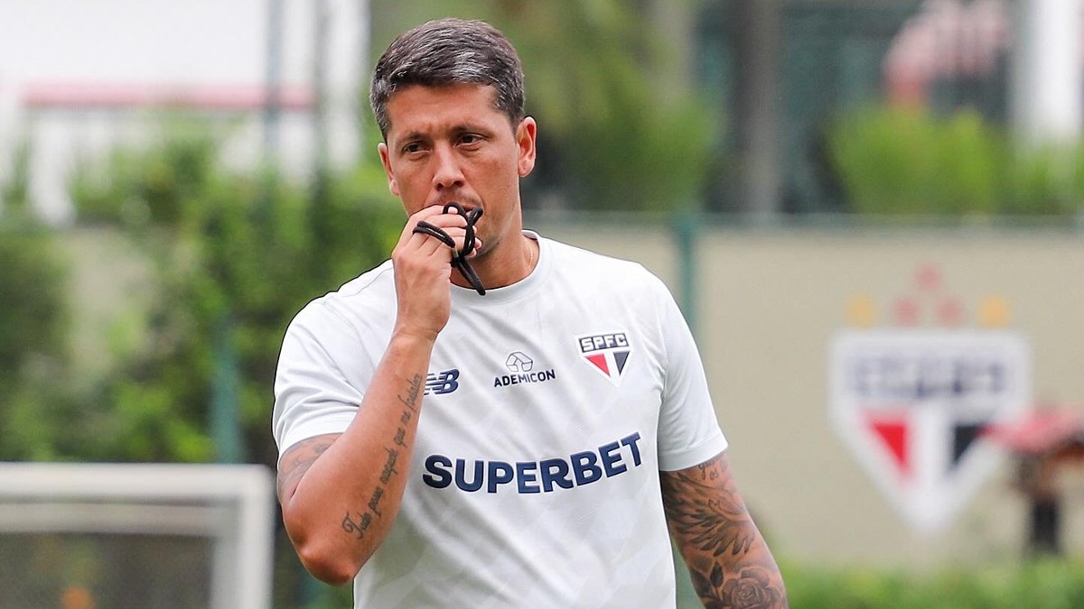 Thiago Carpini, ex-técnico do São Paulo, agrada ao Coritiba