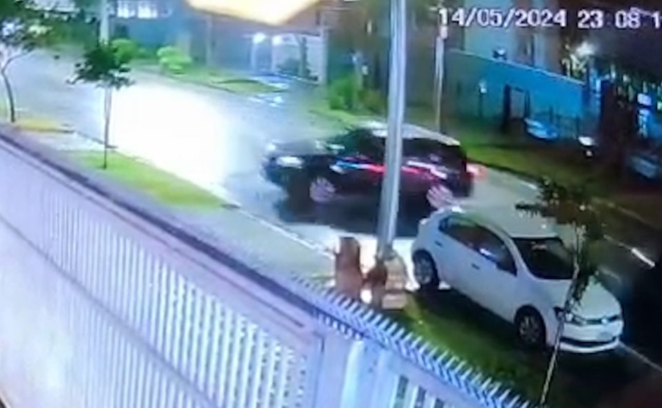 acidente-kia-sorento-agua-verde-carro-estacionado