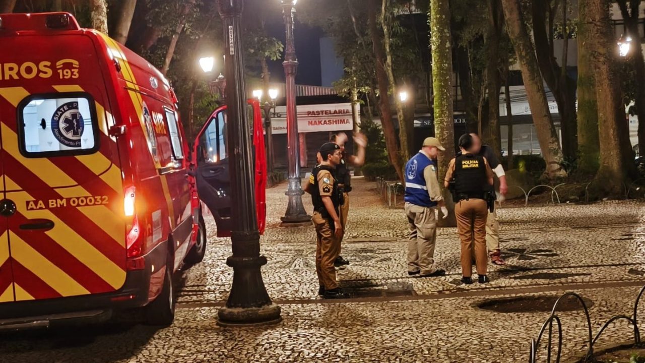 Homem é atacado com tesoura após catador de recicláveis acusá-lo de furto em Curitiba
