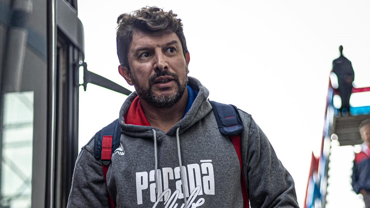 Tcheco, técnico do Paraná Clube.