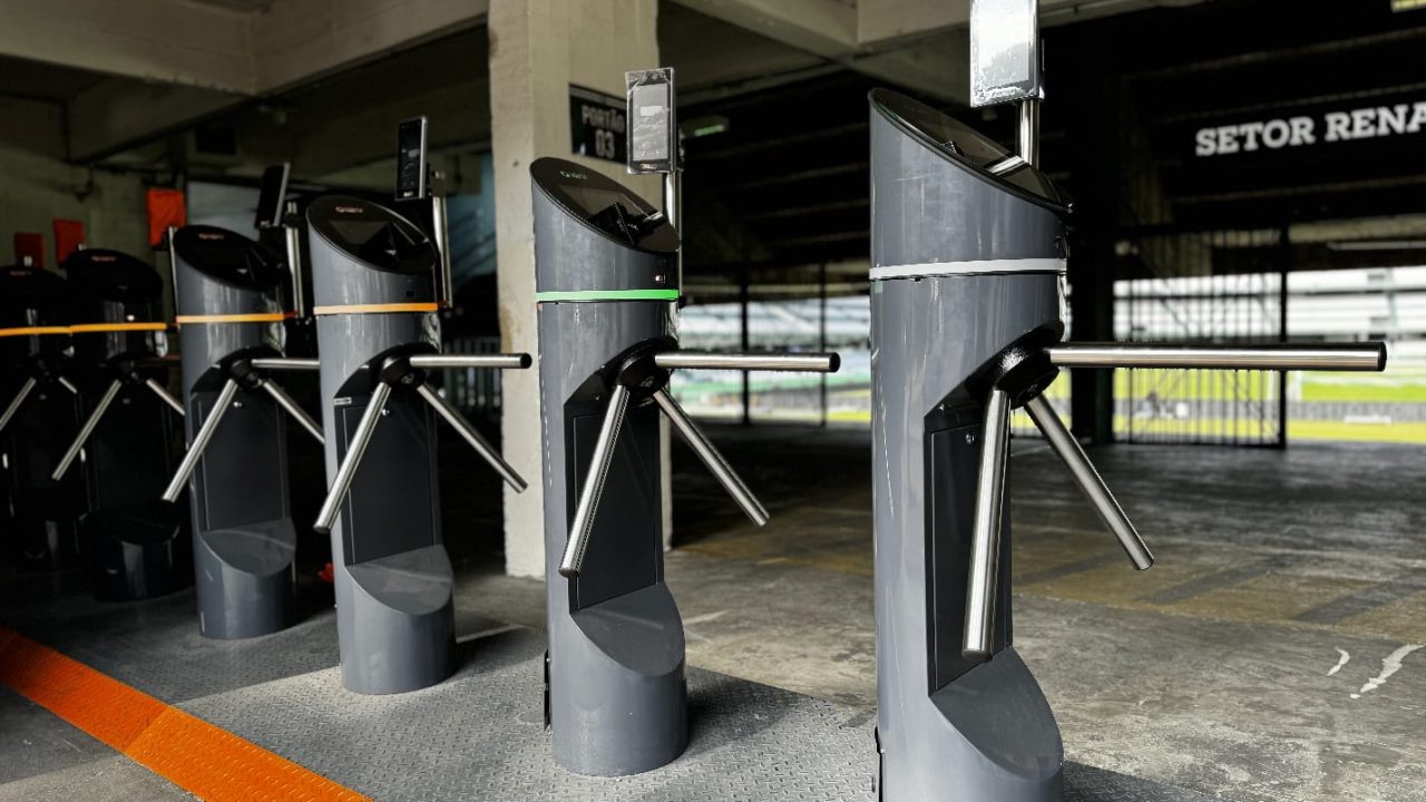 Coritiba instala novas catracas no Couto Pereira