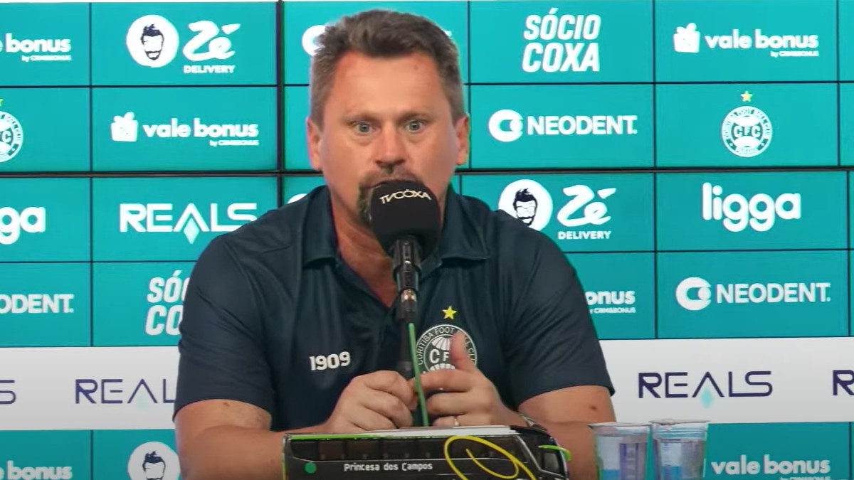 Fábio Matias em entrevista coletiva no Coritiba