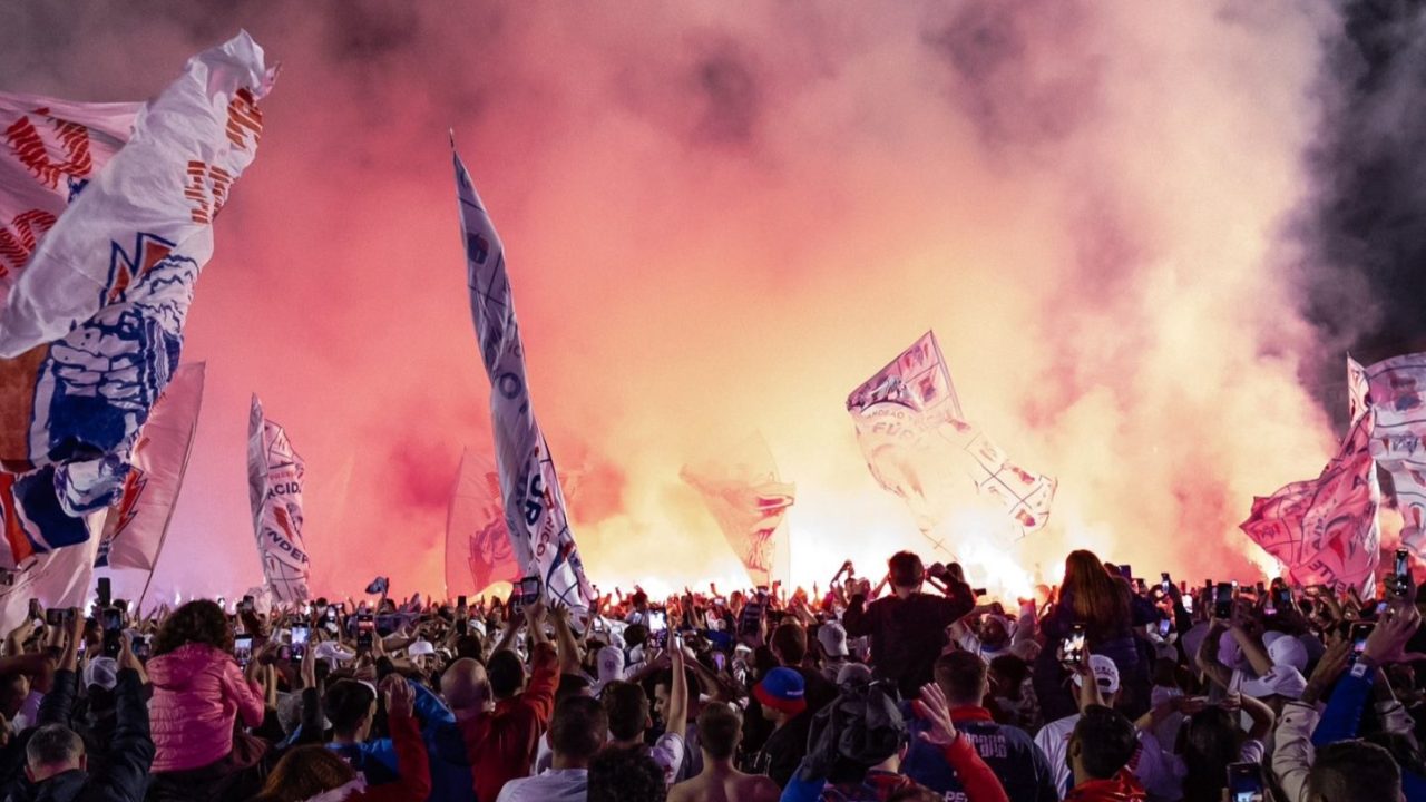 Torcida do Paraná Clube.