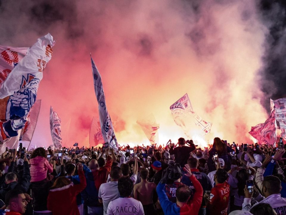 Torcida do Paraná Clube.