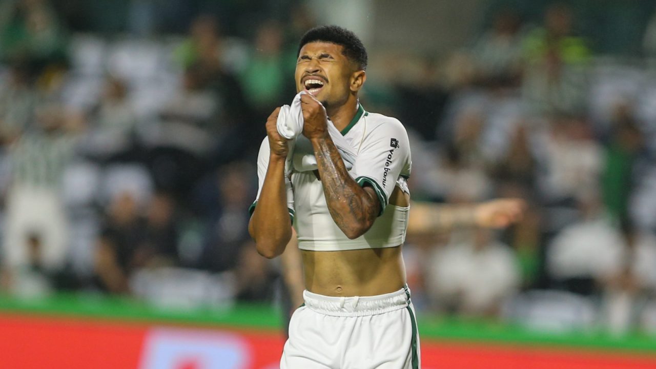 Lucas Ronier. atacante do Coritiba.