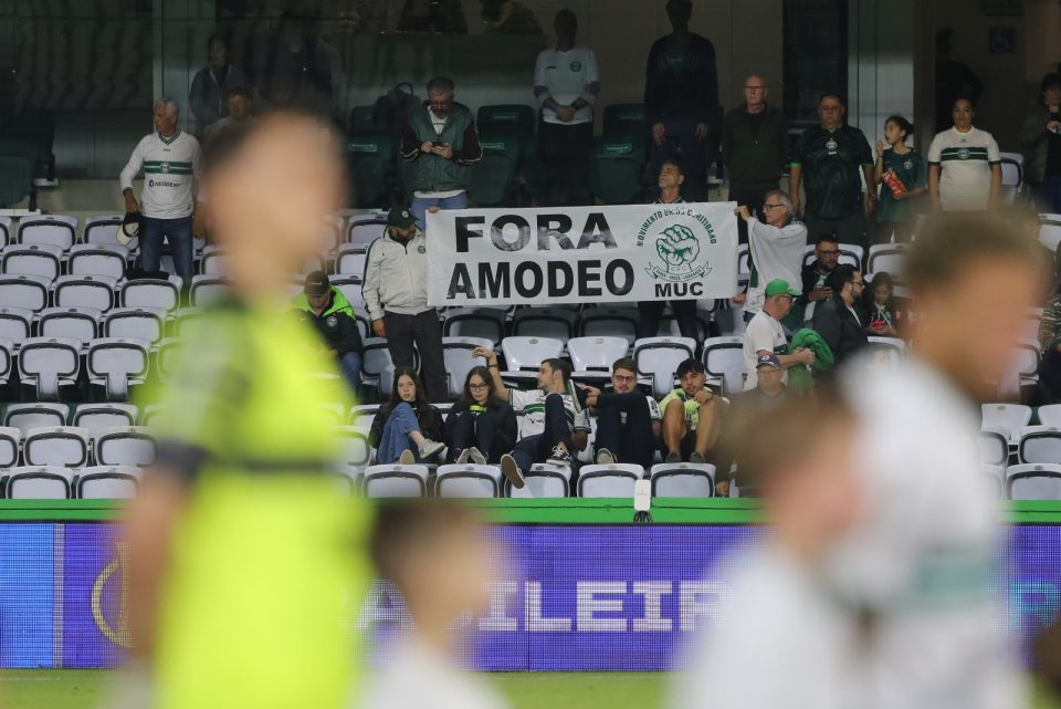 Faixa contra o CEO do Coritiba.