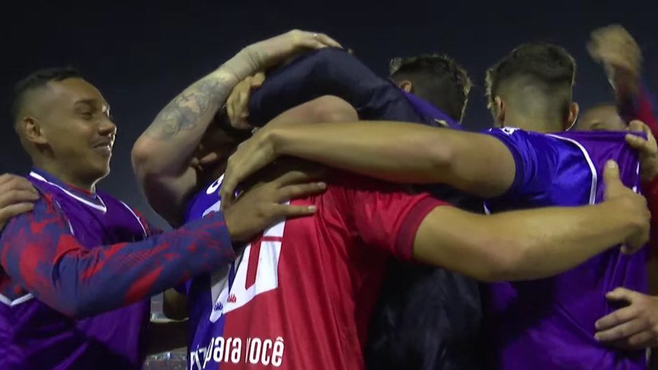 Paraná Clube x Grêmio Maringá.