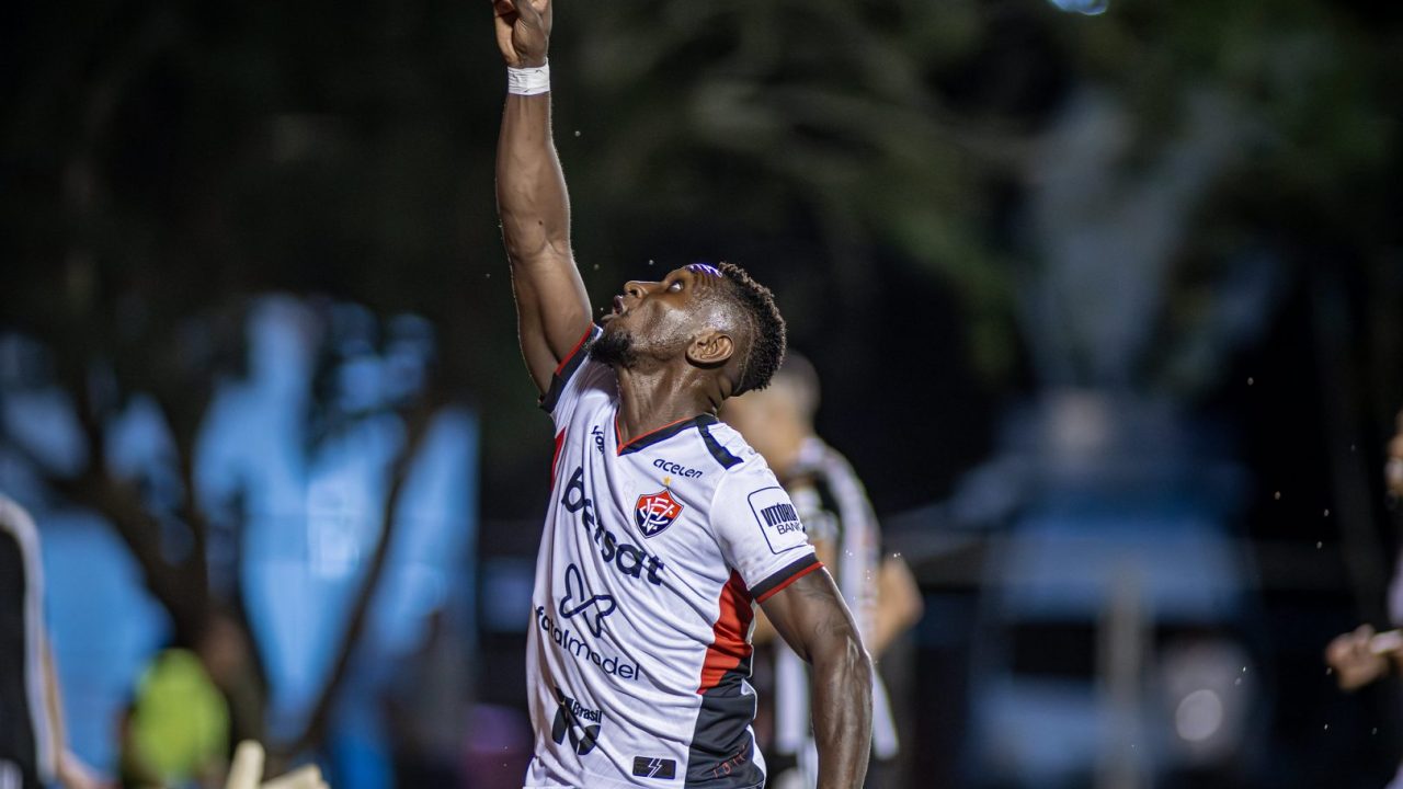 Eryc Castillo, atacante do Vitória, novo reforço do Coritiba