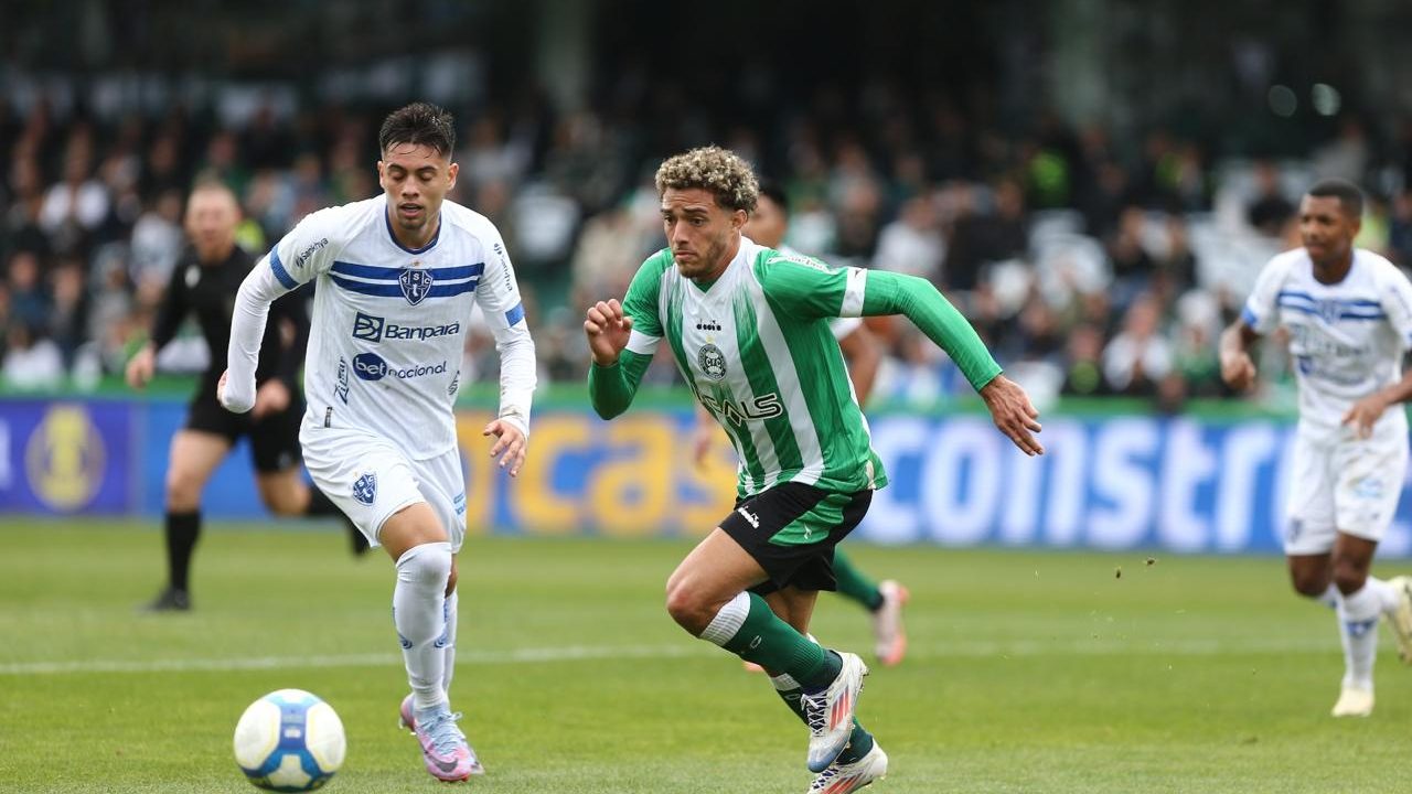 Figueiredo em Coritiba x Paysandu, pela Série B