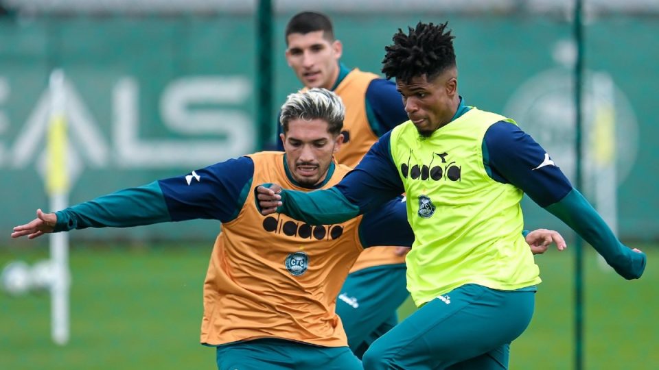 Jogadores no treino do Coritiba