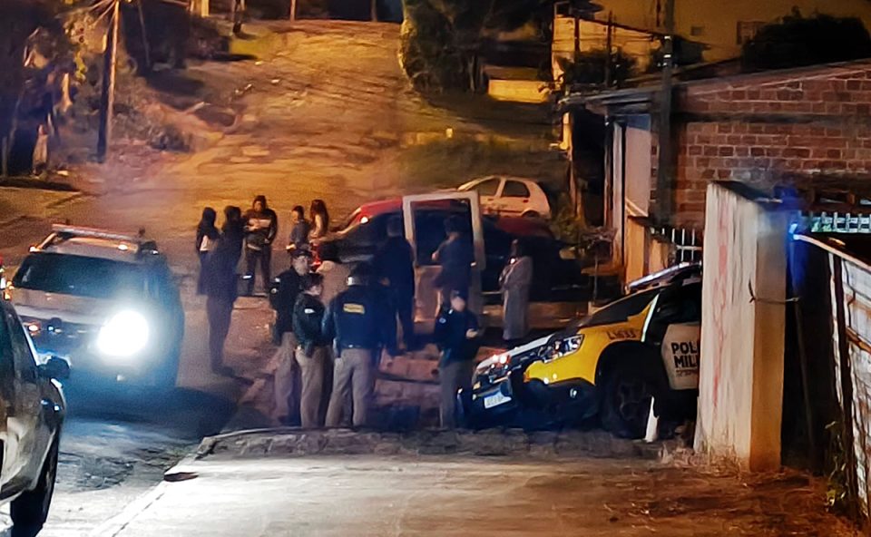 viatura-invade-casa-pilarzinho-perseguicao-3