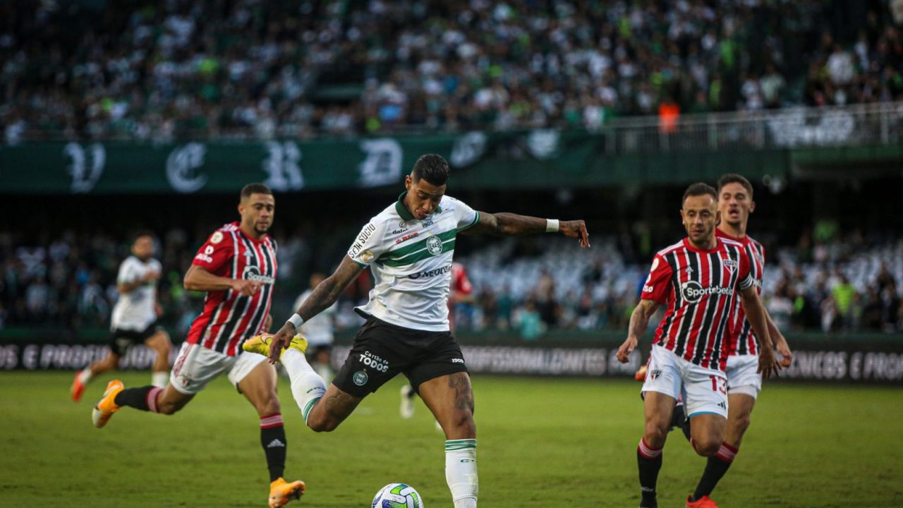 Alef Manga em Coritiba x São Paulo pelo Brasileirão 2023