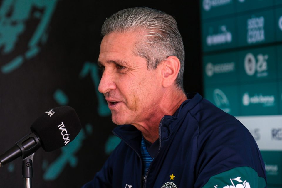 Jorginho, técnico do Coritiba