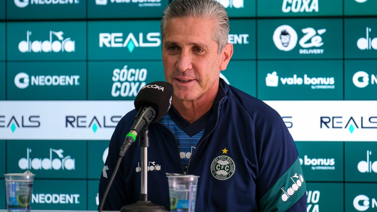 Jorginho, técnico do Coritiba