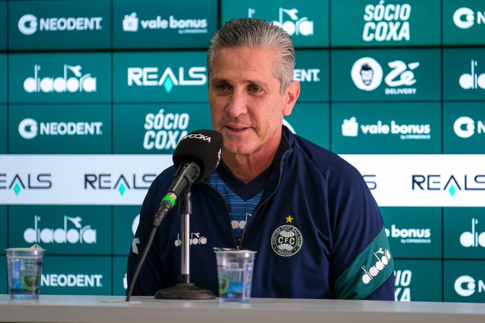 Jorginho, técnico do Coritiba