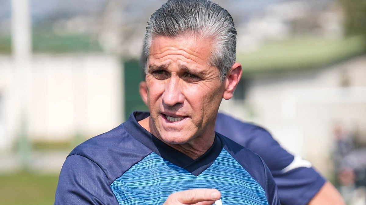 Jorginho, técnico do Coritiba